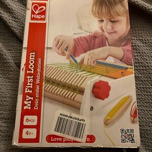 Wooden hape kids loom